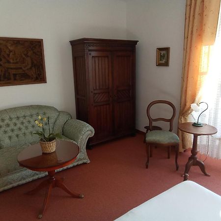 Pension Baron Schoeneck Karlsbad Exterior foto