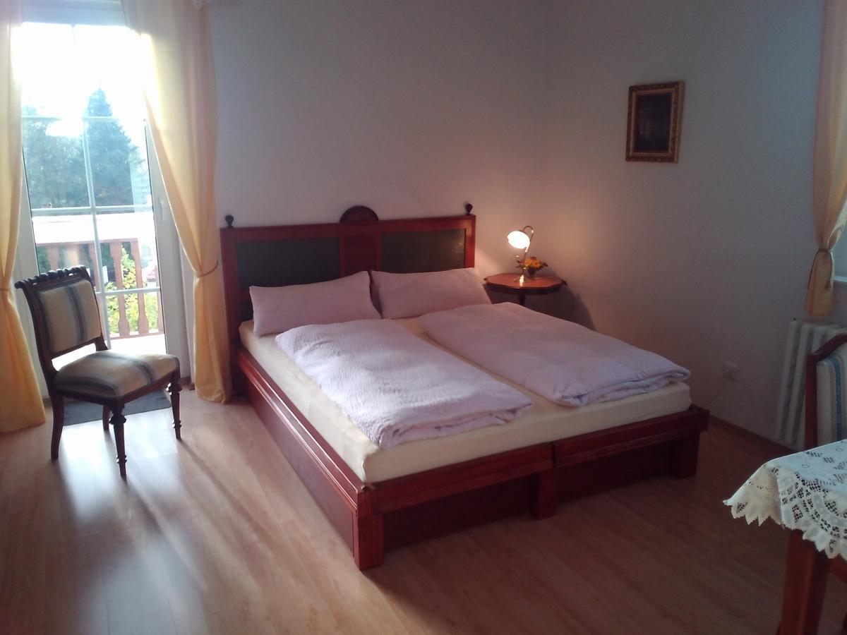 Pension Baron Schoeneck Karlsbad Exterior foto