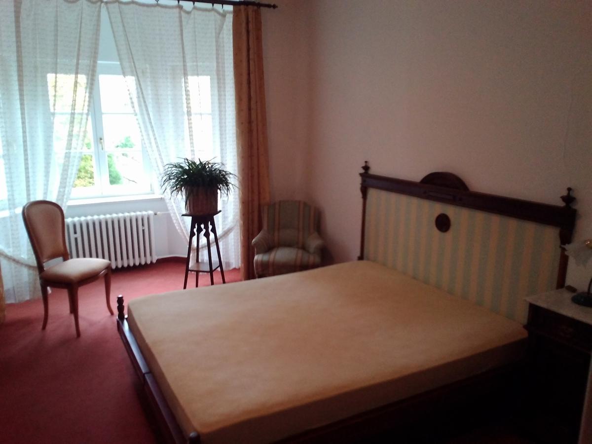 Pension Baron Schoeneck Karlsbad Exterior foto